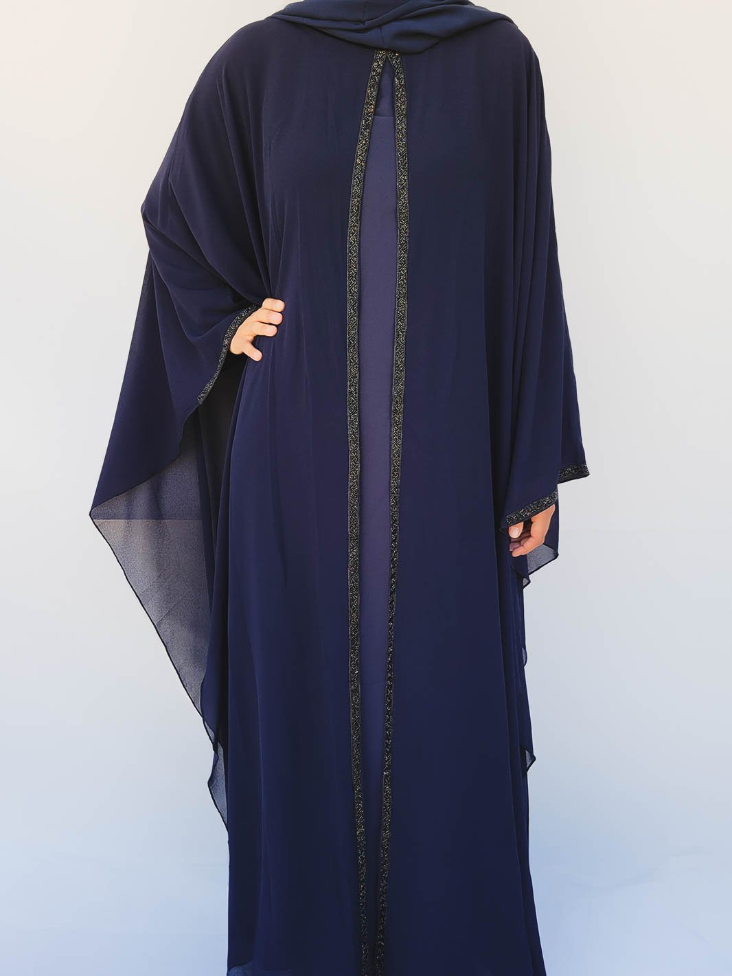 Saadia Abaya in Navy – Tasnim's Collection